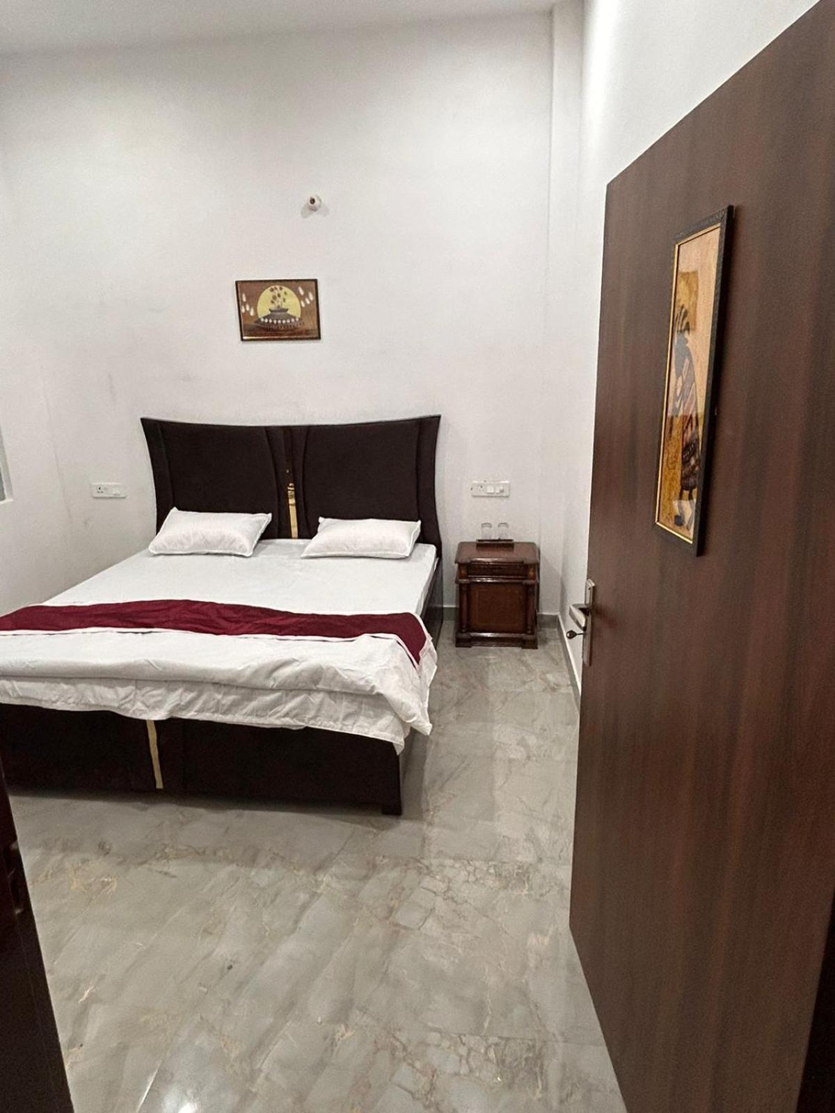 Hotel Saroj